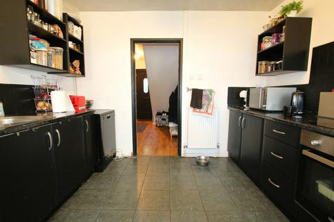 92 Greenside Avenue, Blackburn, BB2 4TG