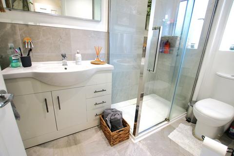 92 Greenside Avenue, Blackburn, BB2 4TG