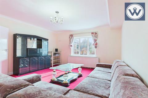 2 bedroom maisonette to rent, Willow Tree Lane, UB4