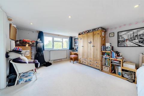 1 Rolleston Close, Petts Wood, Orpington, BR5 1AN