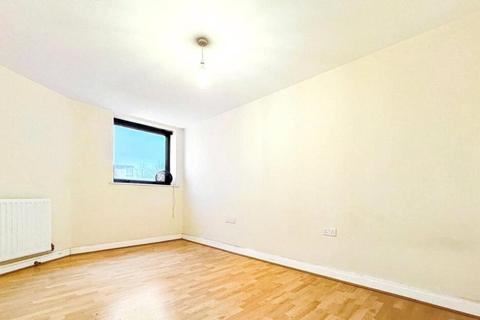 2 bedroom apartment to rent, 17 Culloden Close, London, SE16