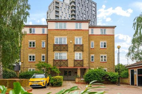 2 bedroom apartment to rent, 17 Culloden Close, London, SE16