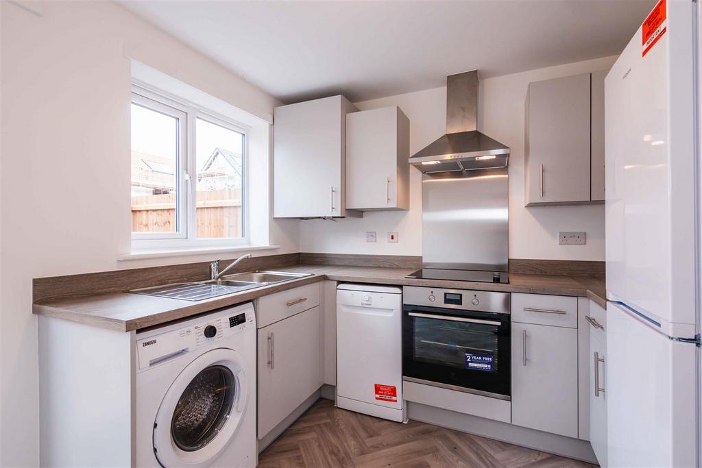 Coseley New Village, Tipton, DY4 3 bed terraced house to rent £1,440