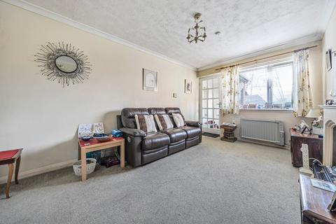 1 bedroom flat for sale, Hawkwell, Hampshire PO16