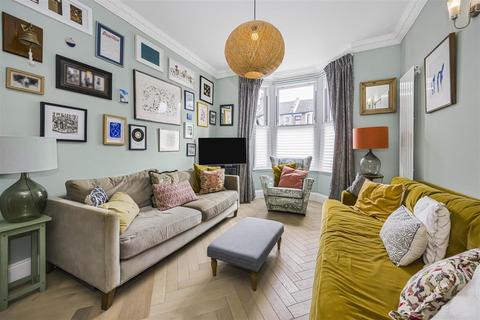 8 Waterloo Road, London, E10 7HR