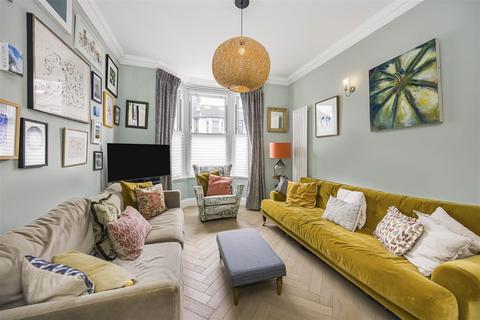 8 Waterloo Road, London, E10 7HR