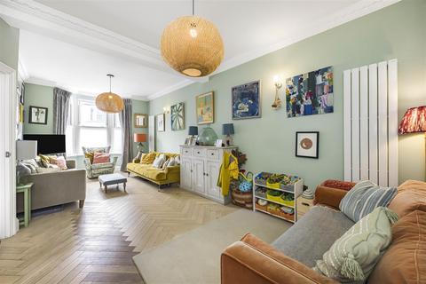 8 Waterloo Road, London, E10 7HR