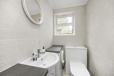 8 Waterloo Road, London, E10 7HR