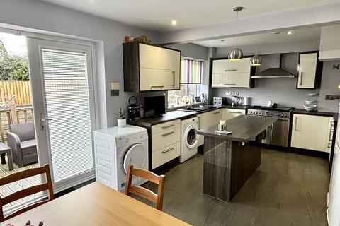 3 bedroom semi-detached house for sale, Sunny Bank Walk, Mirfield, West Yorkshire, WF14