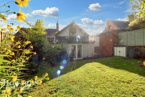 3 bedroom cottage for sale, Hall Road, Pulham St Mary