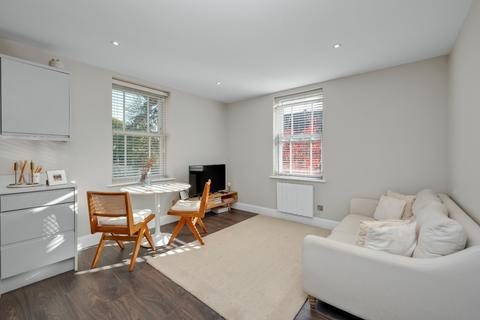 2 bedroom apartment for sale, Howard House, 70 Baker Street, Weybridge, Surrey, KT13