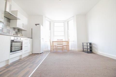 1 bedroom apartment to rent, King Charles Road, SURBITON KT5