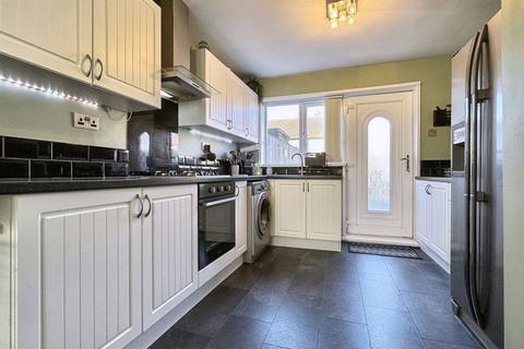 3 bedroom semi-detached house for sale, Clyde Avenue, Hebburn, Tyne and Wear, NE31 2JW