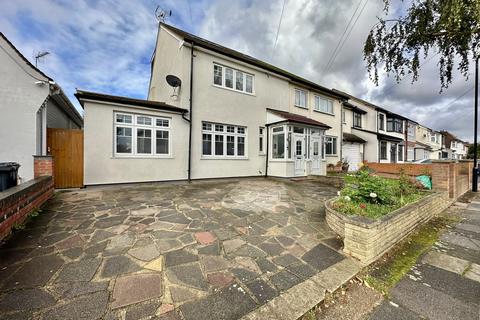 5 bedroom semi-detached house for sale, Shaftesbury Avenue,  Southall, UB2