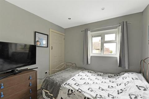 1 bedroom flat for sale, Kent Close, Paddock Wood, Tonbridge