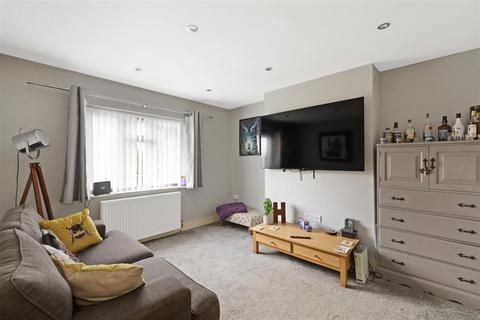 1 bedroom flat for sale, Kent Close, Paddock Wood, Tonbridge