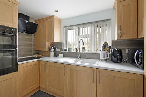 1 bedroom flat for sale, Kent Close, Paddock Wood, Tonbridge