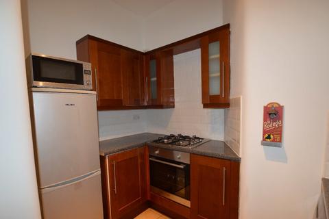 2 bedroom flat to rent, Finlay Drive, Dennistoun, Glasgow, G31