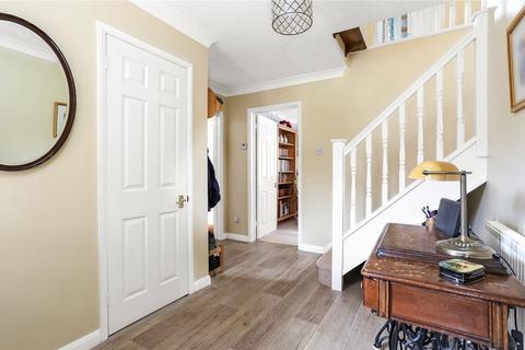 28 Honeysuckle Close, Winchester, SO22 4QQ