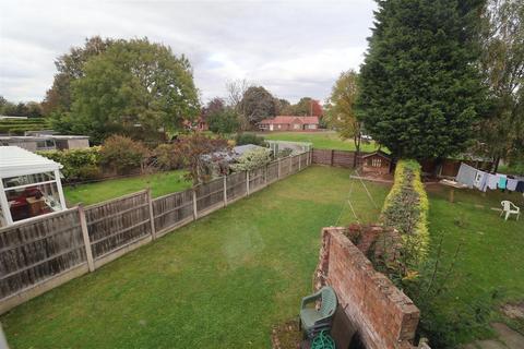 3 bedroom semi-detached house for sale, Firbeck Crescent, Langold, Worksop S81