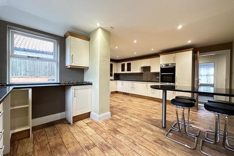 4 bedroom detached house for sale, Main Street, Flixton, YO11