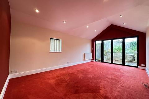 4 bedroom detached house for sale, Main Street, Flixton, YO11
