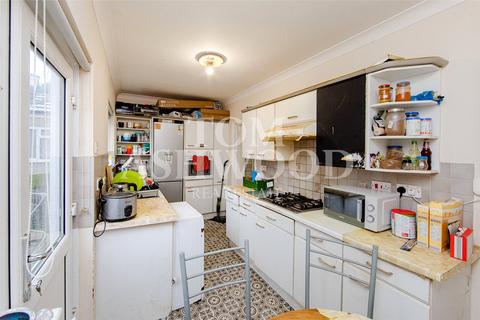 2 bedroom end of terrace house for sale, Kendal Avenue, Barking, IG11