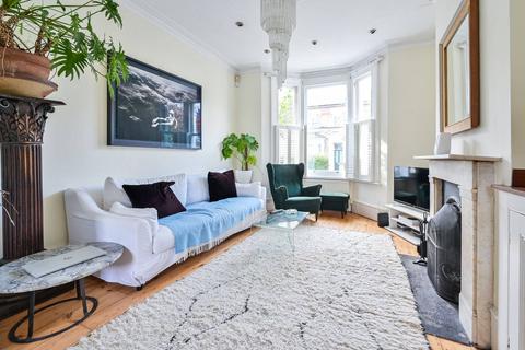 3 bedroom flat for sale, Tasman Road, Clapham North, London, SW9