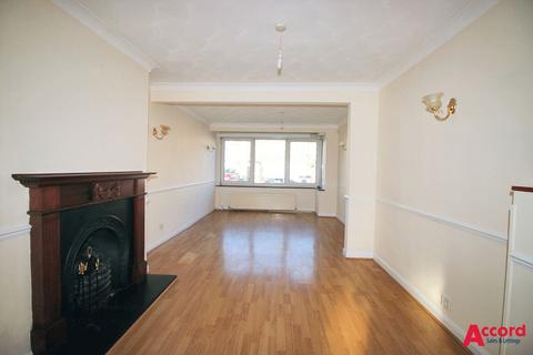 3 bedroom terraced house to rent, Gelsthorpe Road, Romford, RM5