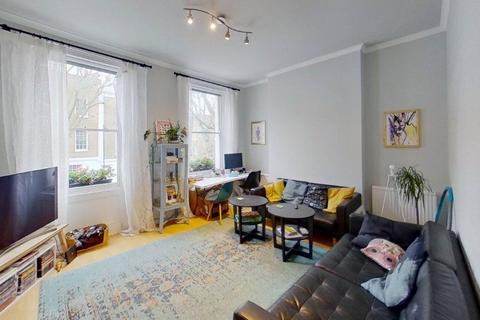 2 bedroom terraced house to rent, Richmond Avenue, Barnsbury, London, N1