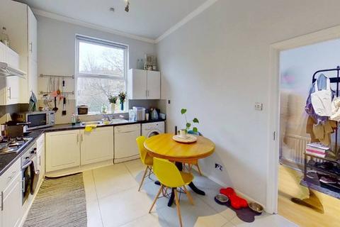 2 bedroom terraced house to rent, Richmond Avenue, Barnsbury, London, N1