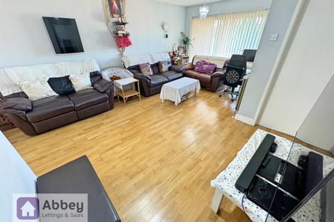 3 bedroom terraced house for sale, Groby Road, Leicester