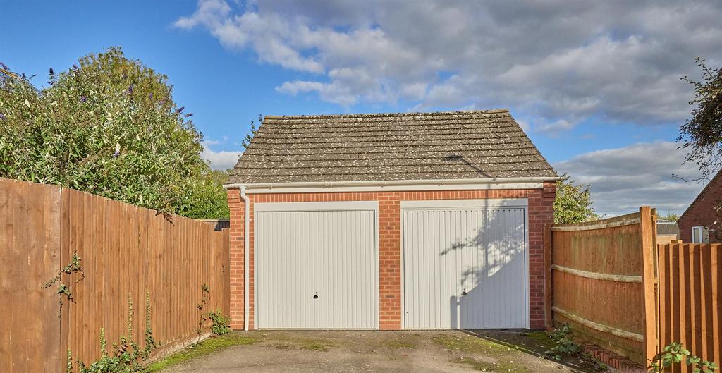 Detached Garage