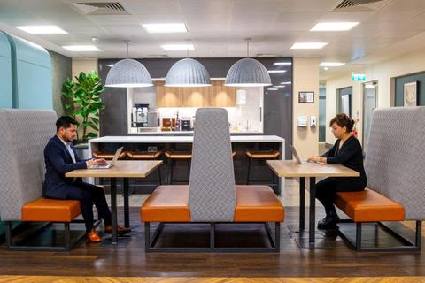 Serviced office to rent, London EC3V