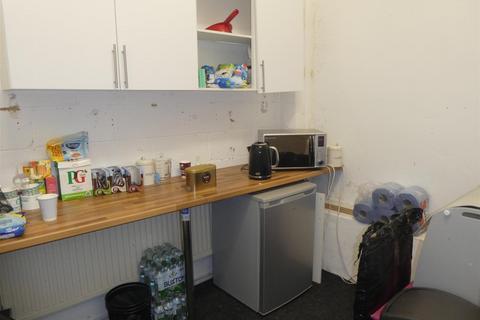 Property to rent, Chase Road, London N14