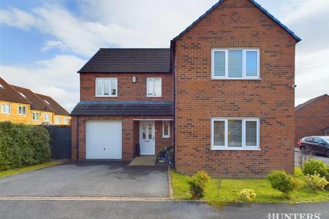 4 bedroom detached house for sale, Gayle Court, Consett