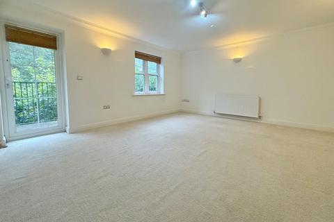 2 bedroom flat to rent, Alum Chine