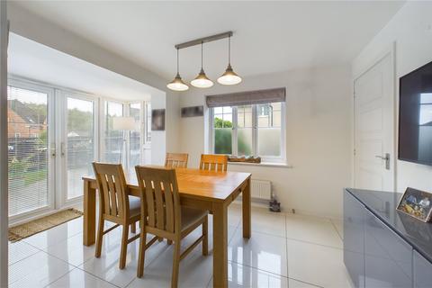 21 Ashurst Way, East Grinstead, RH19 3GJ