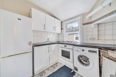 2 bedroom apartment to rent, Brownhill Road London SE6