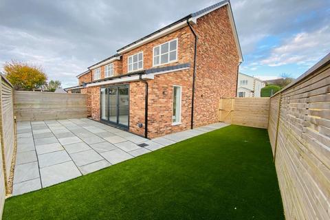 4 bedroom detached house for sale, Hunters Court, Stalybridge SK15