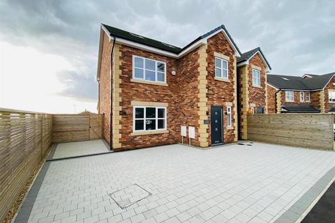 4 bedroom detached house for sale, Hunters Court, Stalybridge SK15