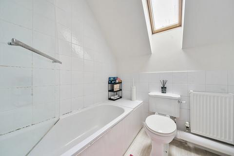25 Cypress Gardens, London, SE4 2FB