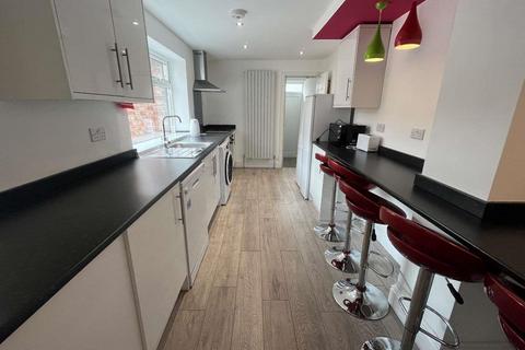 6 bedroom maisonette to rent, Tavistock Road, Jesmond