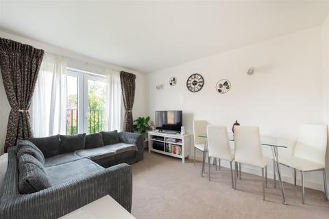 2 bedroom apartment for sale, Celandine Grove, London N14