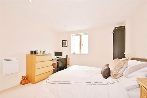 1 bedroom apartment to rent, Durnsford Road, London, SW19