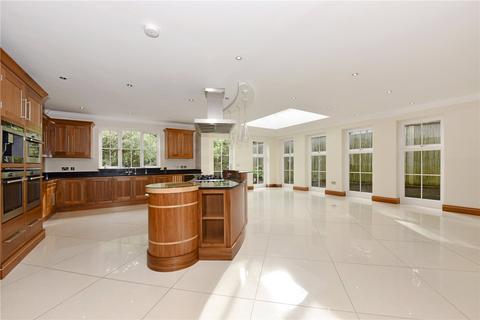 Holt House, 3 Oaksend Close, Oxshott, Leatherhead, KT22 0NX