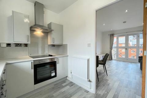 2 bedroom apartment to rent, 6 Wharf Close, Manchester, M1