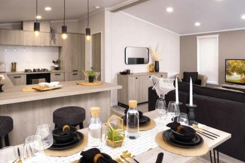 3 bedroom park home for sale, Oakwood Retreat York