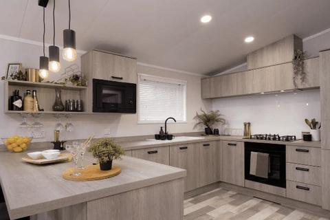 3 bedroom park home for sale, Oakwood Retreat York
