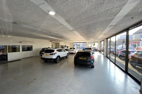 Retail property (high street) to rent, Wallington SM6